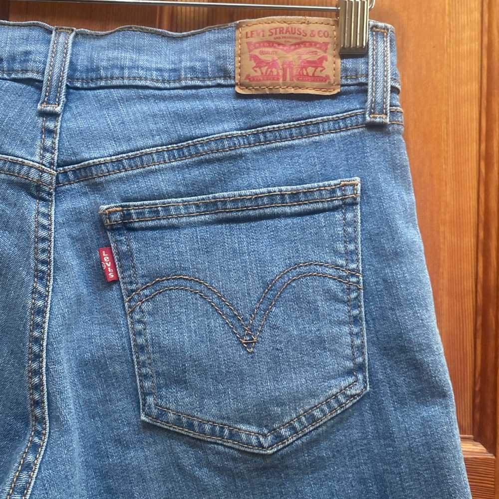 Womens Levi’s Jean Shorts hemmed /  Size 30/size 10 - Picture 9 of 11
